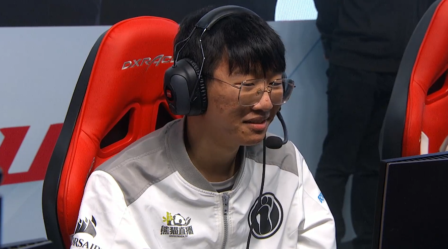 Rookie新星惊险取胜表现惊艳，勇士未来可期！